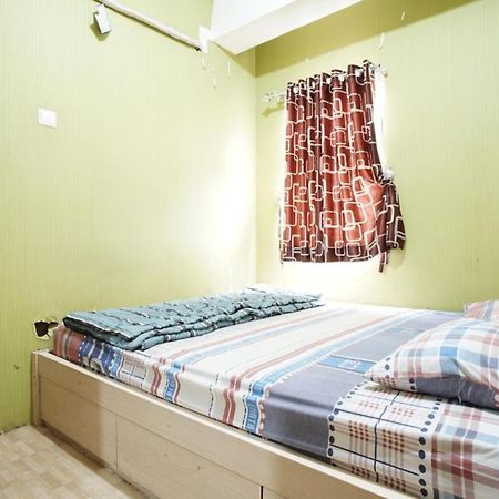 Planet Room Kemang View Bekasi Exteriör bild